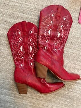 vestique Red Western Embroidered Mid-Calf Heeled Boots